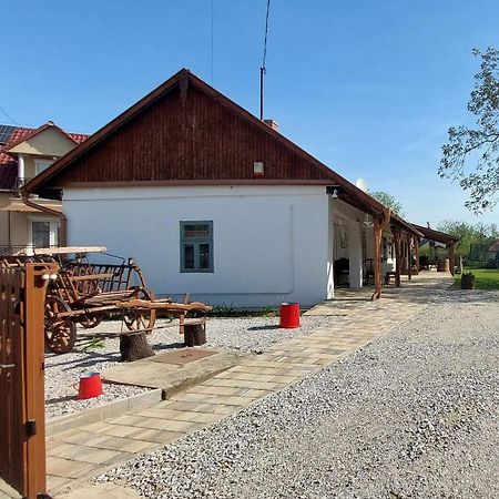 Trinity Vendeghaz Abadszalok Vila Exterior foto